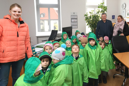 Obisk otrok iz vrtca, skupina Medvedki 03 Foto Ljubo Vukelič