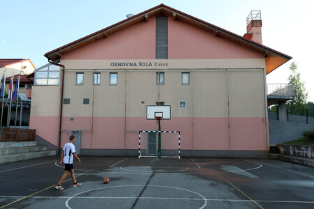 6 NAPIS OSNOVNA ŠOLA RAKEK 02 FOTO LJUBO VUKELIČ