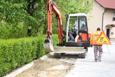 OPTIKA V CERKNICI 01 FOTO LJUBO VUKELIČ