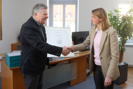 PREDAJA PLAKETE JSKD 02 FOTO LJUBO VUKELIČ