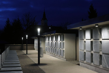 Žarni zid pokopališče Rakek 18 Foto Ljubo Vukelič