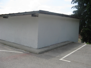 Barvanje zunanjih sten kegljišča v Cerknici - Vir: Občina Cerknica Datum: 05.08.2013