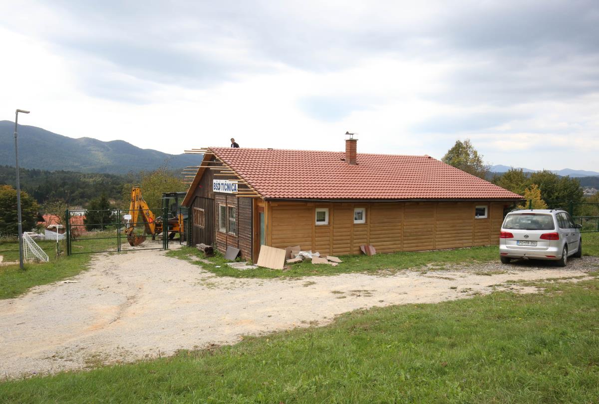 Menjava kritine - cerknica.si