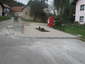 OBNOVA KORITA IN UREDITEV OKOLICE V VASI LIPSENJ, 2011