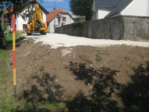  Razširitev parkirišča na pokopališču Gorenje Otave - Vir: Občina Cerknica Datum: 5.8.2013